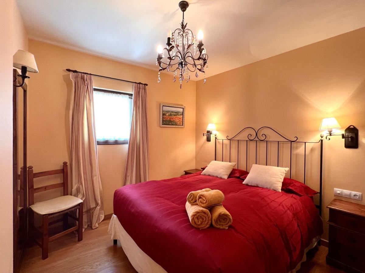 Apartament De La Vall Ferrera - L'Amfitriona Areu Экстерьер фото