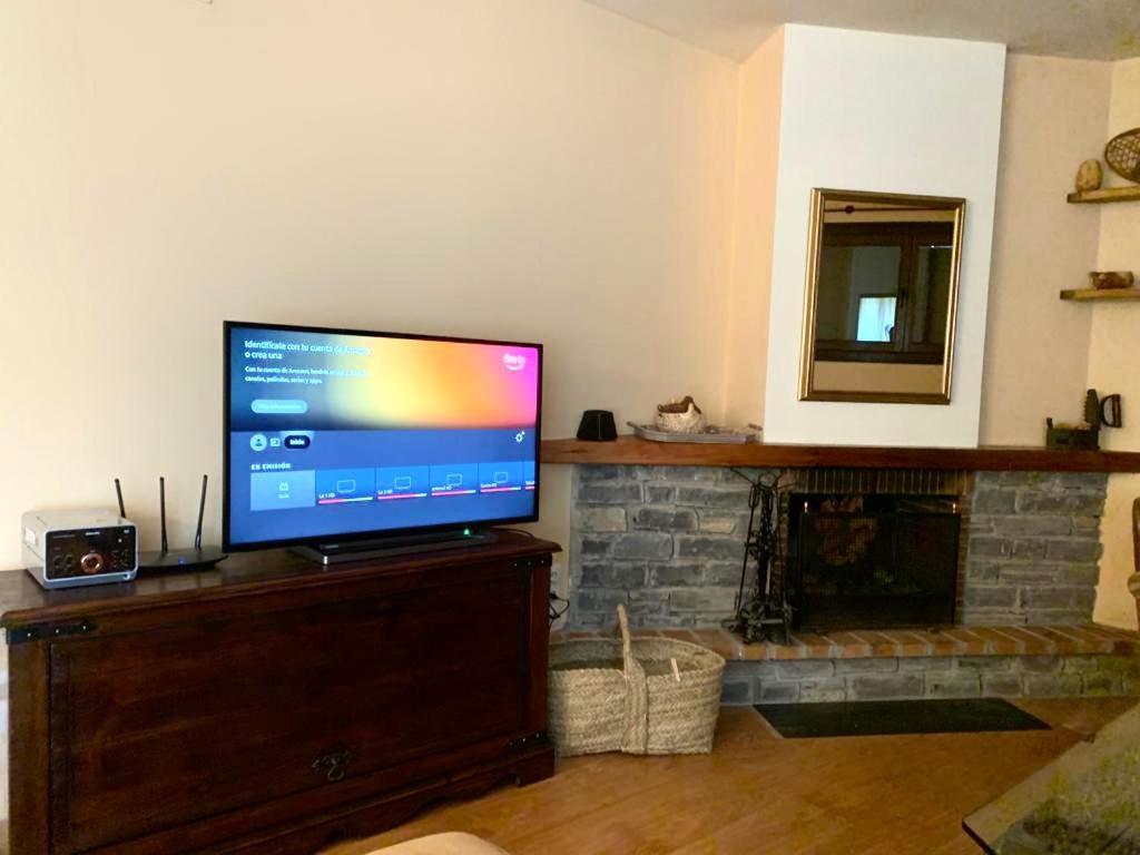 Apartament De La Vall Ferrera - L'Amfitriona Areu Экстерьер фото